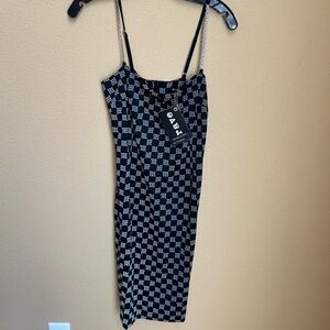 Misbhv Off shoulder sweetheart plea Size 4 New